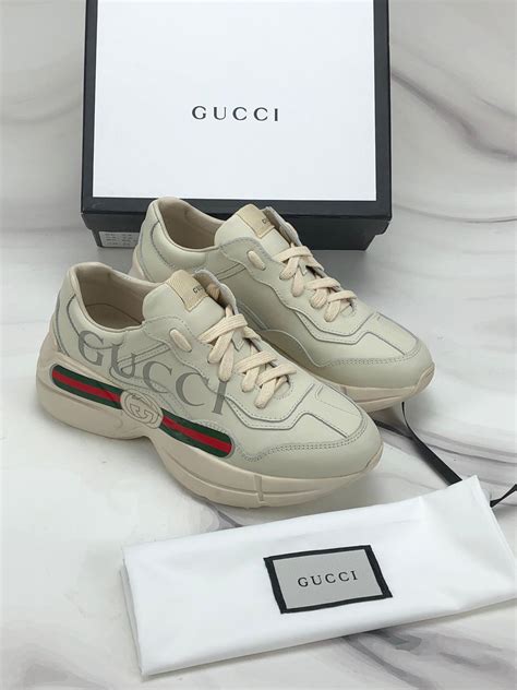 gucci kemer kadın|Gucci ayakkabı.